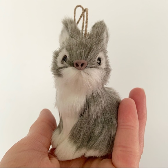 Bunny Rabbits Ornaments, Soft Bunnies, 2 of them, White and Gray Rabbits. - Picture 7 of 12